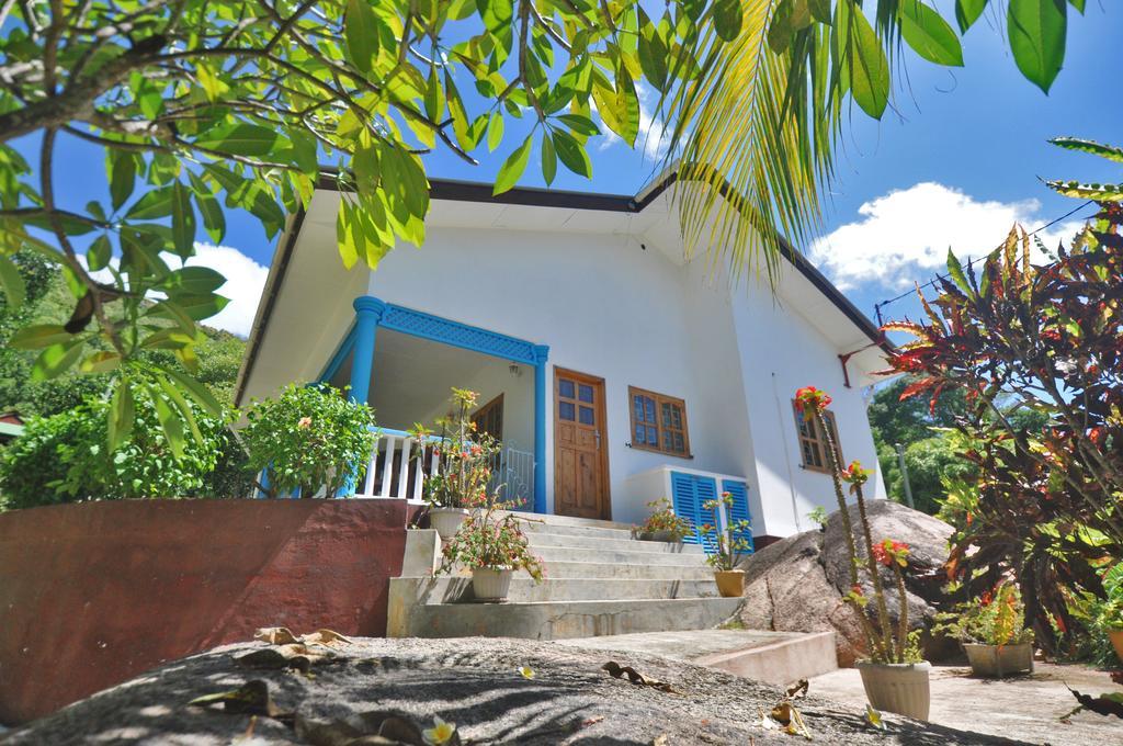 แอคควาริโอ้ เกสท์เฮาส์ Bed & Breakfast อังส์ วอลแบร์ วิลเลจ ภายนอก รูปภาพ