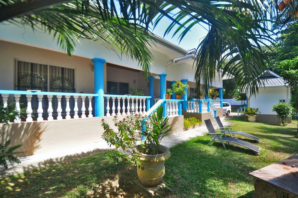 แอคควาริโอ้ เกสท์เฮาส์ Bed & Breakfast อังส์ วอลแบร์ วิลเลจ ภายนอก รูปภาพ