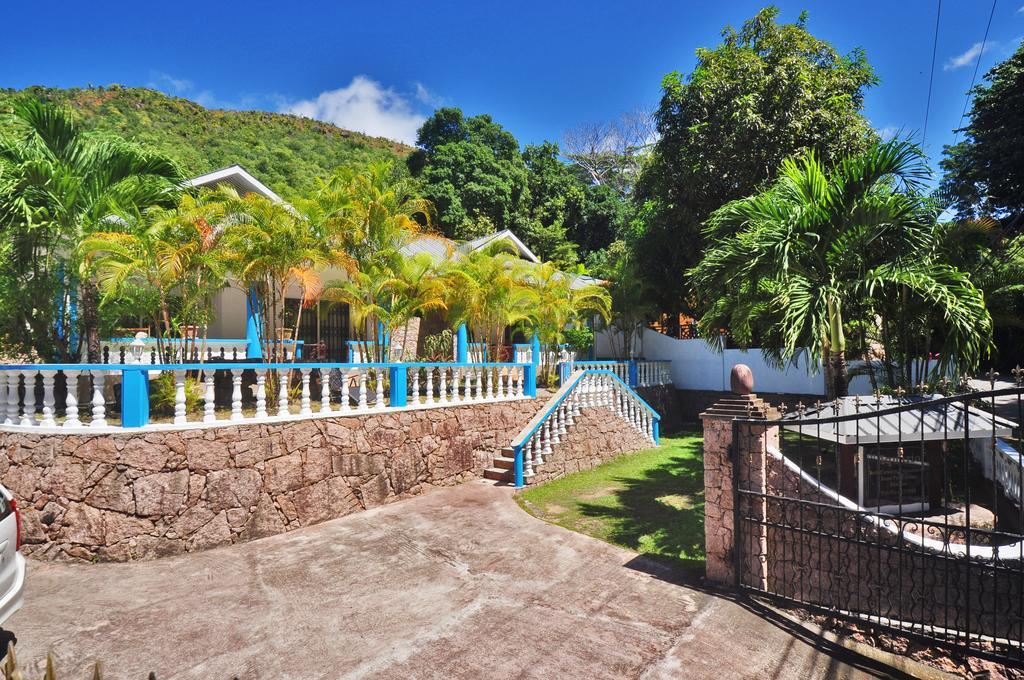 แอคควาริโอ้ เกสท์เฮาส์ Bed & Breakfast อังส์ วอลแบร์ วิลเลจ ภายนอก รูปภาพ
