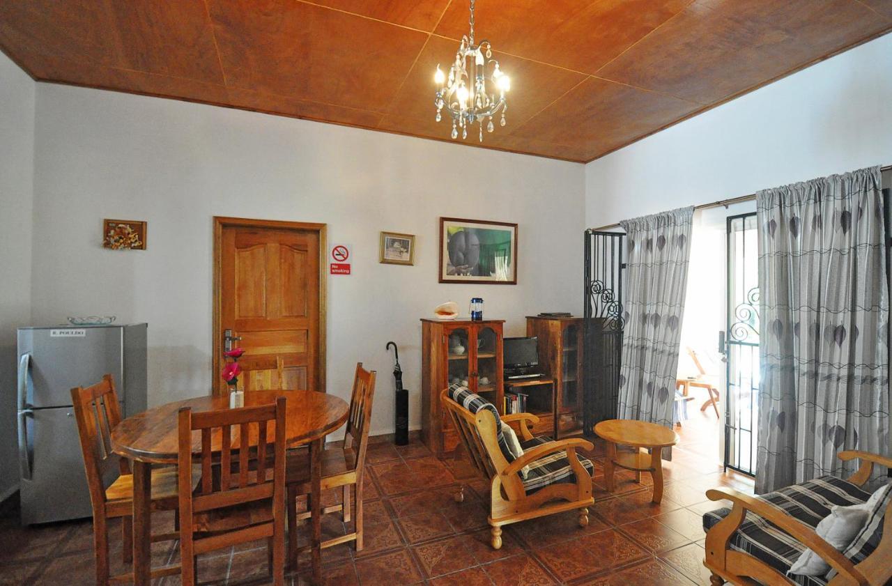 แอคควาริโอ้ เกสท์เฮาส์ Bed & Breakfast อังส์ วอลแบร์ วิลเลจ ภายนอก รูปภาพ