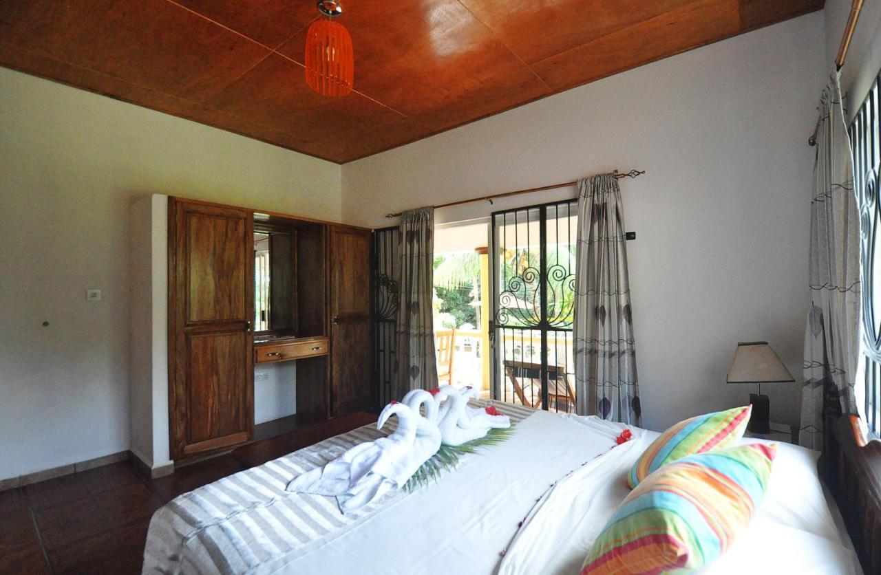 แอคควาริโอ้ เกสท์เฮาส์ Bed & Breakfast อังส์ วอลแบร์ วิลเลจ ภายนอก รูปภาพ