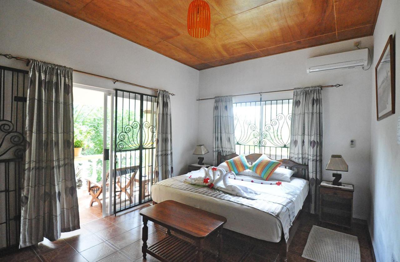 แอคควาริโอ้ เกสท์เฮาส์ Bed & Breakfast อังส์ วอลแบร์ วิลเลจ ภายนอก รูปภาพ