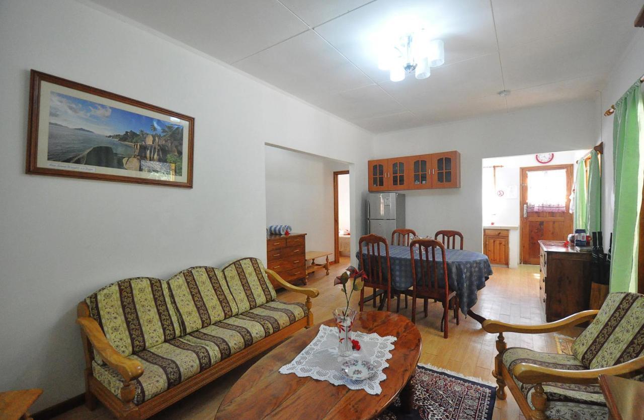 แอคควาริโอ้ เกสท์เฮาส์ Bed & Breakfast อังส์ วอลแบร์ วิลเลจ ภายนอก รูปภาพ