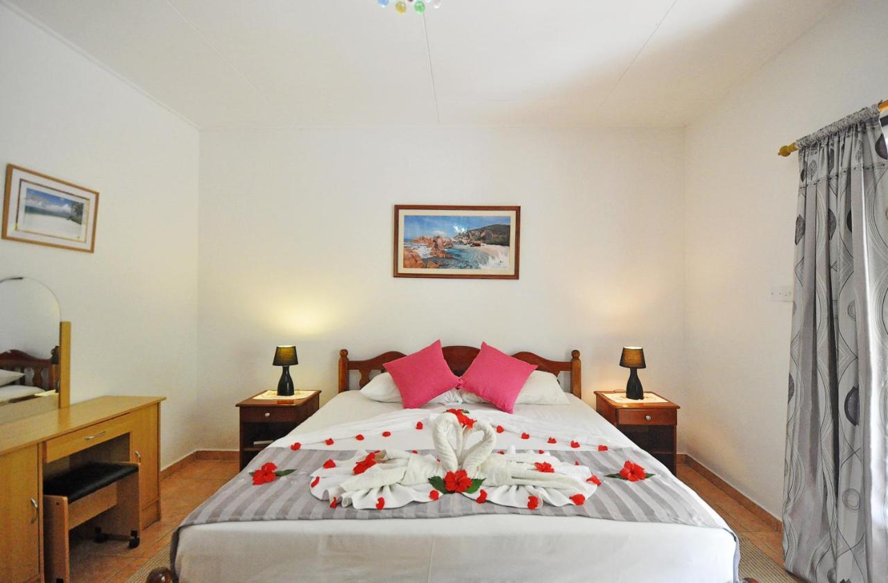 แอคควาริโอ้ เกสท์เฮาส์ Bed & Breakfast อังส์ วอลแบร์ วิลเลจ ภายนอก รูปภาพ