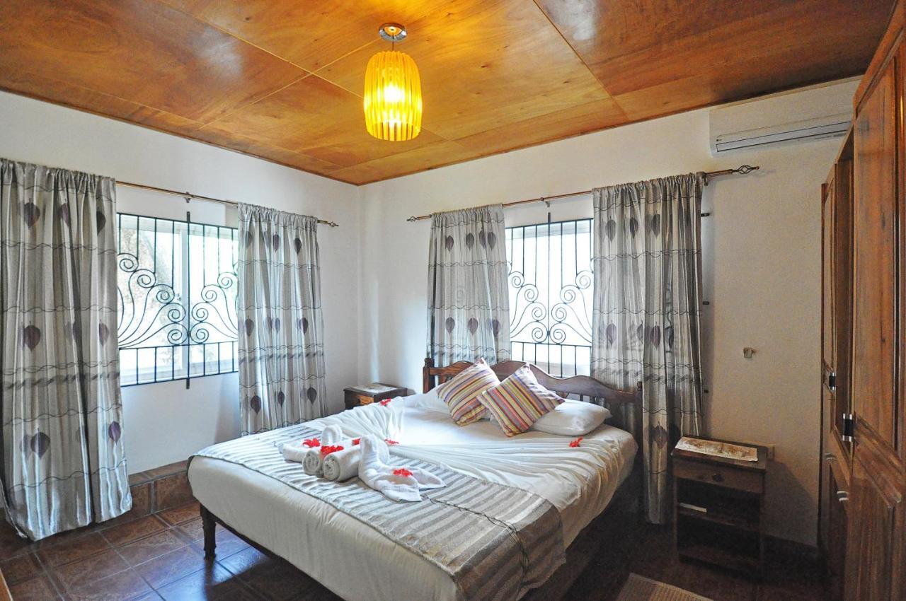 แอคควาริโอ้ เกสท์เฮาส์ Bed & Breakfast อังส์ วอลแบร์ วิลเลจ ภายนอก รูปภาพ